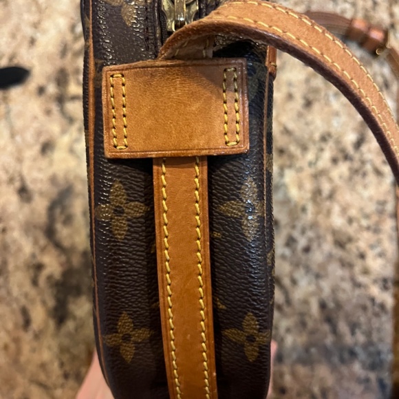 Louis Vuitton Jeune Fille MM - Picture 8 of 16